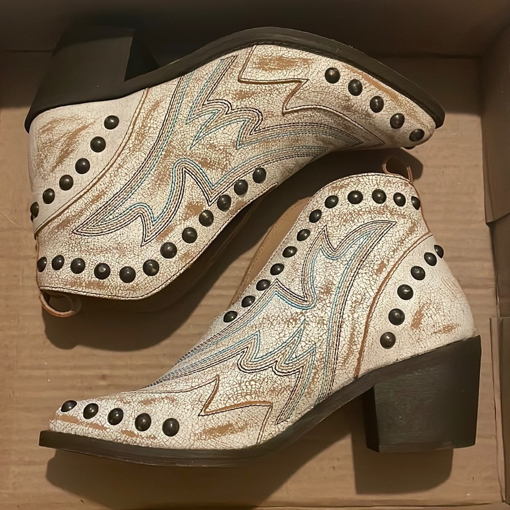 *BRAND NEW* Circle G boots